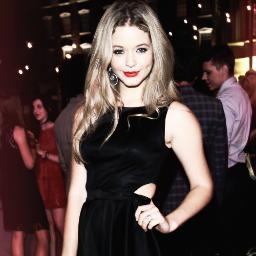 LaneyCARP's profile picture. It's immortality, my darlings. | Fifteen. Team Blue Moon. Element Air. Oh, and maybe I should mention.. I'm a pure blood vampire.