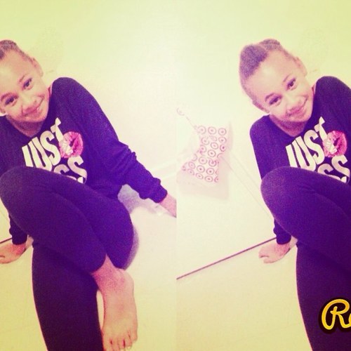 Amazing Singer,Dancer,Actrice, Model in the making! Beautiful Independent to learn more and see my talent follow!