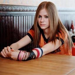 100% Fanatika de ♡ John cena and Avril Lavigne♡ ►I love Who it Hurts it Hurts ◄