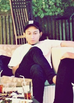 y_adiputra's profile picture. @DJeniputri ♥ ( ˘зε˘`)