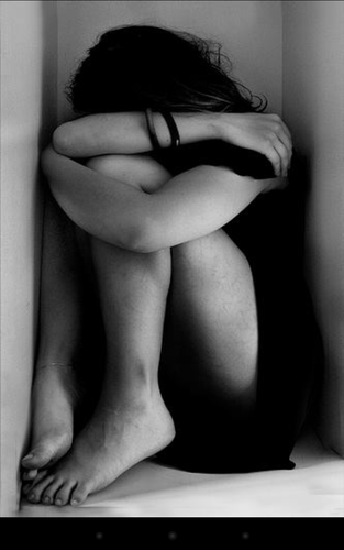Life is pointless! I self harm, depressed, i just want to die. No one would know im gone...