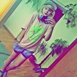 sylwia0106's profile picture. No Siema.Mam na imię Sylwiaa.mam 15 l;) interesuje się fotografią ,muzyką,siatkówka.☮.Jestem z Polski (Świętokrzyskie) ..Hmmm i lubie placckkixD