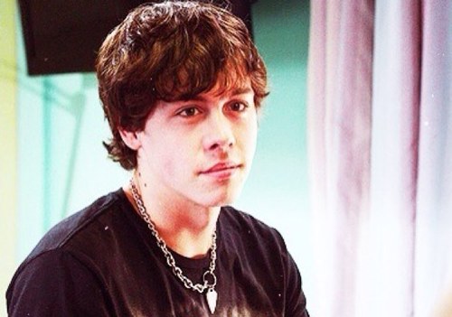 I love Munro Chambers more than anything. Follow me for a follow back. #teamdegrassi
