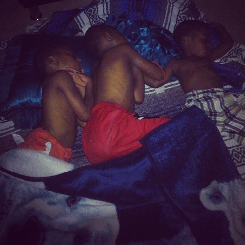 A YOUNG NIGGA GETTING MONEY LOVE MY FAMILY && DONT PLAY ABOUT MY WIFE && KIDS