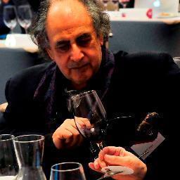 Profesor y Escritor: Vinos, Spirits, Gastronomía, Aceite Oliva. Ex redactor AFP, París - Creador Diplomado Univ. Cultura Vino/Spirits; Academia y Cofradía.