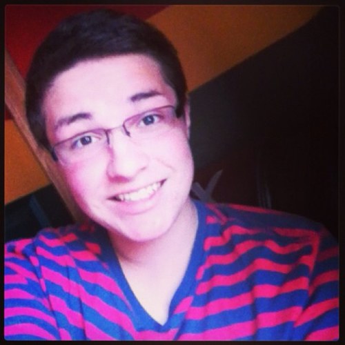 My new account ): follow me and yeah (: ughh
