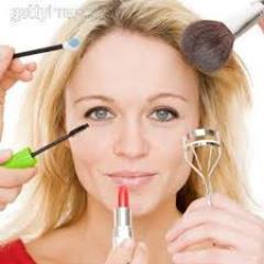 Irish beauty blogger, obsessed with fashion, make up & high street trends! My blog is http://t.co/PKdkNpUcFL
Contact me at anonymousbeautyblogger1@gmail.com