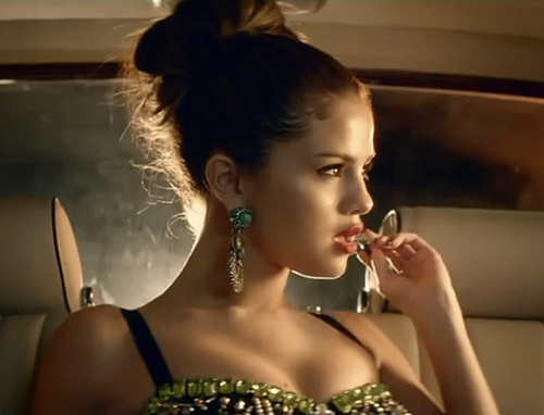 I am here to provide you the latest Selena Gomez news. Stars Dance available on iTunes NOW: http://t.co/1vx136MhLN