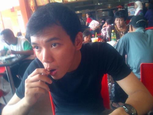 sofyanfandi's profile picture. Sewajarnya SajA 
......to be Leader.......
Milanistiiiiii