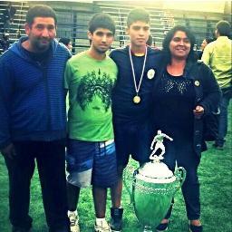 16 añitos... jugador, creador, el 10 tipico de un equipoXD vivo en temuquito y vamos parriba no mah:).