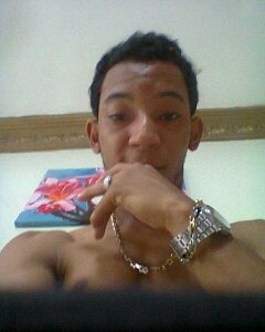 soy una persona amable,me gusta reir,me gusta hablar con mas personas,soy chistoso y lo mas importante es que soy buena persona y sabroso!!