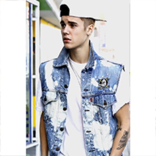 FREE FOLLOW. GO FOLLOW @biebsmahone_f and @5iveAussieBoys WE FOLLOW BACK (: