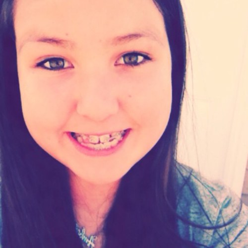 13 years old :3 Same birthday as Niall Horans :D my guilty pleasure is coconut pie ^_^ SUK-SUH-GH-YIAK, I like Zebras
