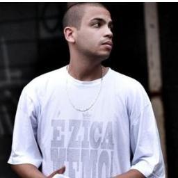 Aqui falo de luta aqui falo de dor aqui falo de vida aqui falo de amor.