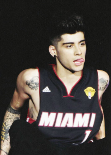 I ♥ ONE DIRECTION ..  @zaynmalik ..@theboys .. Prays