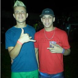 Solteiro - 18 anos .