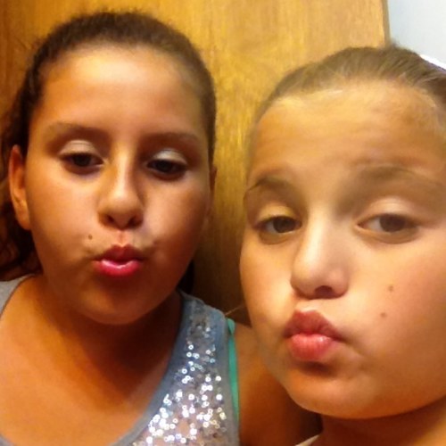 Luv soccer hate school luv my bffs a directioner adore harry styles! Fav color blue fav food pizza! Fav band one direction my bffs are alyssa,nejra,janine.