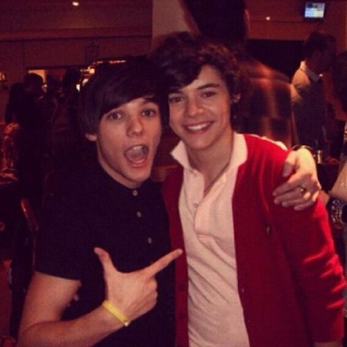 free follow from @lolzialll :D