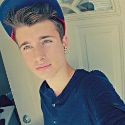 Hello i'm Ryan Bieber. i'm related to @JustinBieber yeah.c; be jealous hoes;D LOL BYE