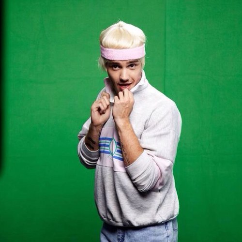 Free follow from @NiallerWoahbaby because she loves you .. FOLLOW HER :)