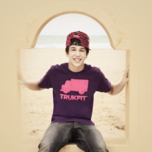 FREE FOLLOW. GO FOLLOW @biebsmahone_f and @5iveAussieBoys WE FOLLOW BACK (: