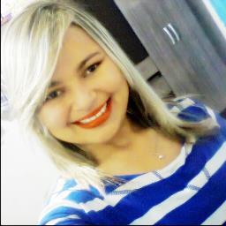 Vou sorrir mesmo triste. Vou me levantar mesmo após cair. Sempre fui assim, feliz, persistente e acima de tudo forte.