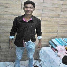sou flamenguista e raposeiro , feio,alegre e pensando em vc (fulano e beltrano#) q deus mim ilumine e mim mostre o caminho  certo #signo câncer.[]