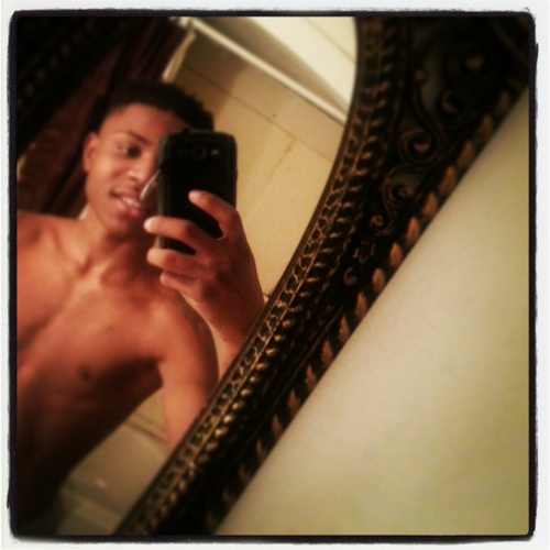 #tuhhhhh , hisss RIGHTHANDD hereee! Followw MEE; @CattEyess_  #TUHHHHHHHHH ♥