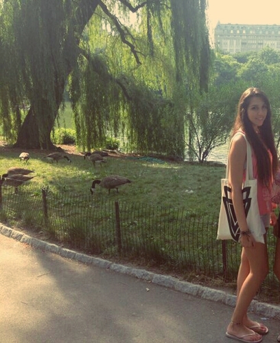 ι ѕυpporт a вoy wнo'ѕ oвѕeѕѕed wιтн cнυcĸ norrιѕ, тalĸѕ тo ѕwanѕ, нυмps ғloors, вυмpѕ ιnтo glaѕѕ doorѕ and ιѕ a pυrple nιnja.. ever нeard oғ нιм? ;)