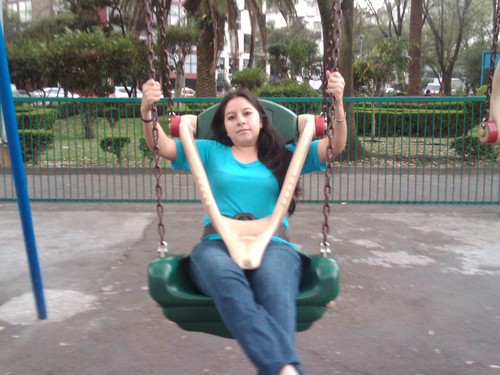 parrandera... rumbera... amigable...
