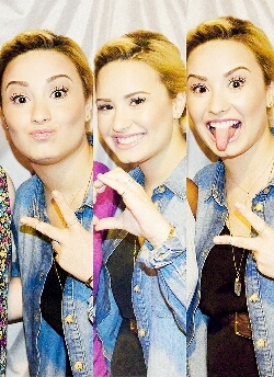 i love demi and i lovee ariana so much they are my idols they are amzing people and so talented =D♡♥