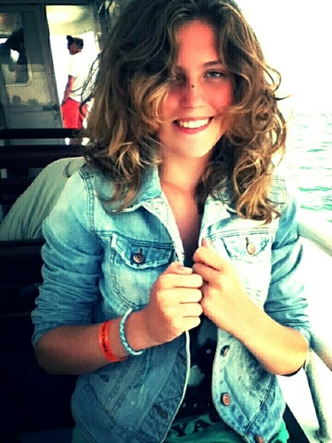 Follow your ♥ and me. I FB!