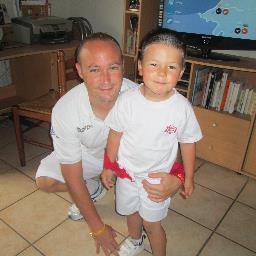 fan de cyclisme, rugby et sport en general , bon vivant et basque, fan de l'aviron bayonnais , de turf et de ma petite tribu!!
