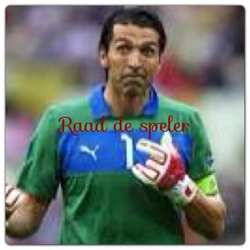 Op dit twitter account raad je voetbalspelers! De voetbalspelers zijn vervaagt en moeilijk te raden! Ons volgende doel is 300 volgers