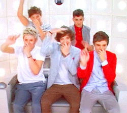 I'm not normal. I'm DIRECTIONER! ♥     Follow me, I follow back ;)