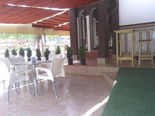 Twitter oficial Café Bar Los Pinos. Os esperamos todos los días de 8:30 a cierre, con estupendas terrazas de verano y zona infantil.