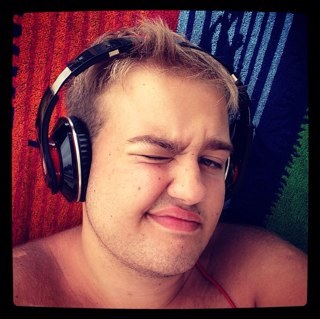 graveskoffo97's profile picture. Happy kar. Frå det store vestland ,Hardanger e best :D!