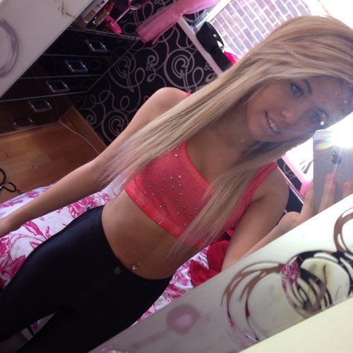 Instagram- Elliemaenorthx Facebook- Ellie North Follow me on them, I follow back!