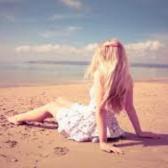 lilydaviszhlln's profile picture. Le problème avec le temps c’est qu’il finit toujours par s’écouler. Teen Wolf, Reign, OUAT, PLL.