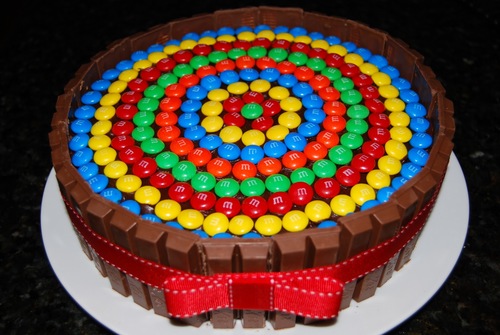 Cake Buisness ran by @Arianna_Riddle and @RogueEmAll . Come enjoy your cakes!  #Parody #HellYeah #CakesForAll