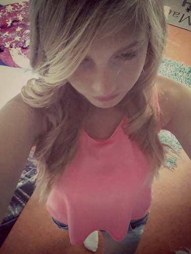 follow me*-* i follow back:)