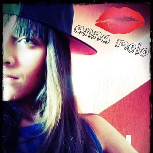 Sou assim Meio Colorida,,As vezes Posso ser vermelha de amor Posso ser branco de paz posso ser a cor que quiser des que eu esteja de Bom Humor...