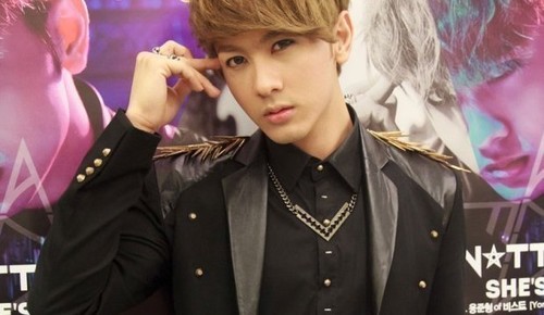 เรียนอยู่ ม. 5 ค่ะ อายุ 16  ชื่นชอบพี่นัททิวมากค่ะ