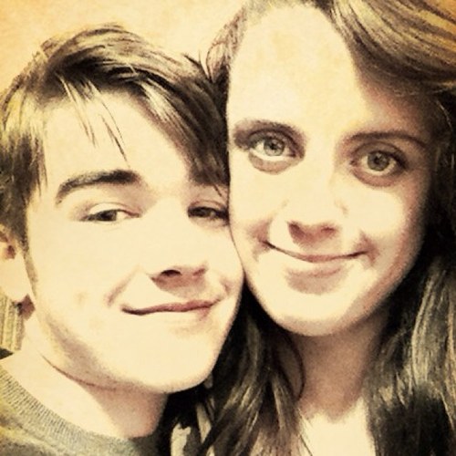 play 7 a side, i also like muse, green day, MCR and foo fighters, 17, i love my girlfirend, Sophie Moreton so much ❤