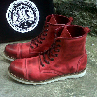 Sepatu boots handmade original from Bandung, CP: 0813-1231-0334 atau 0821-1884-8154/ pin bb: 28CF1BF5/2A9D50F0 kunjungi juga http://t.co/uSZXYjqT1V...