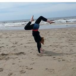 metzo college 1B / I love my friends and love gymnastics/ pinguin love  ...