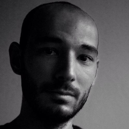 Jay Schoen Official Twitter Page.
Fashion Photographer based between Milan and Paris.
http://t.co/CzN7brljI8