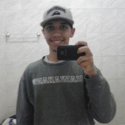 Oque tiver que ser será meu, ta escrito nas estrelas vai reclama com Deus.       05.06.13 Victória s2