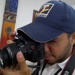 Licenciado en Comunicacion Social, Opositor al 1000% Fanatico de Aguilas del Zulia, Real Madrid, Lakers y Mets.