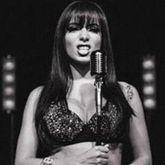 Pre-para! Que agora é hora do show das poderosas, que descem rebolam, afrontam as fogosas! / Twitter dedicado á poderosa @anitta_oficial que eu tanto amo ♥